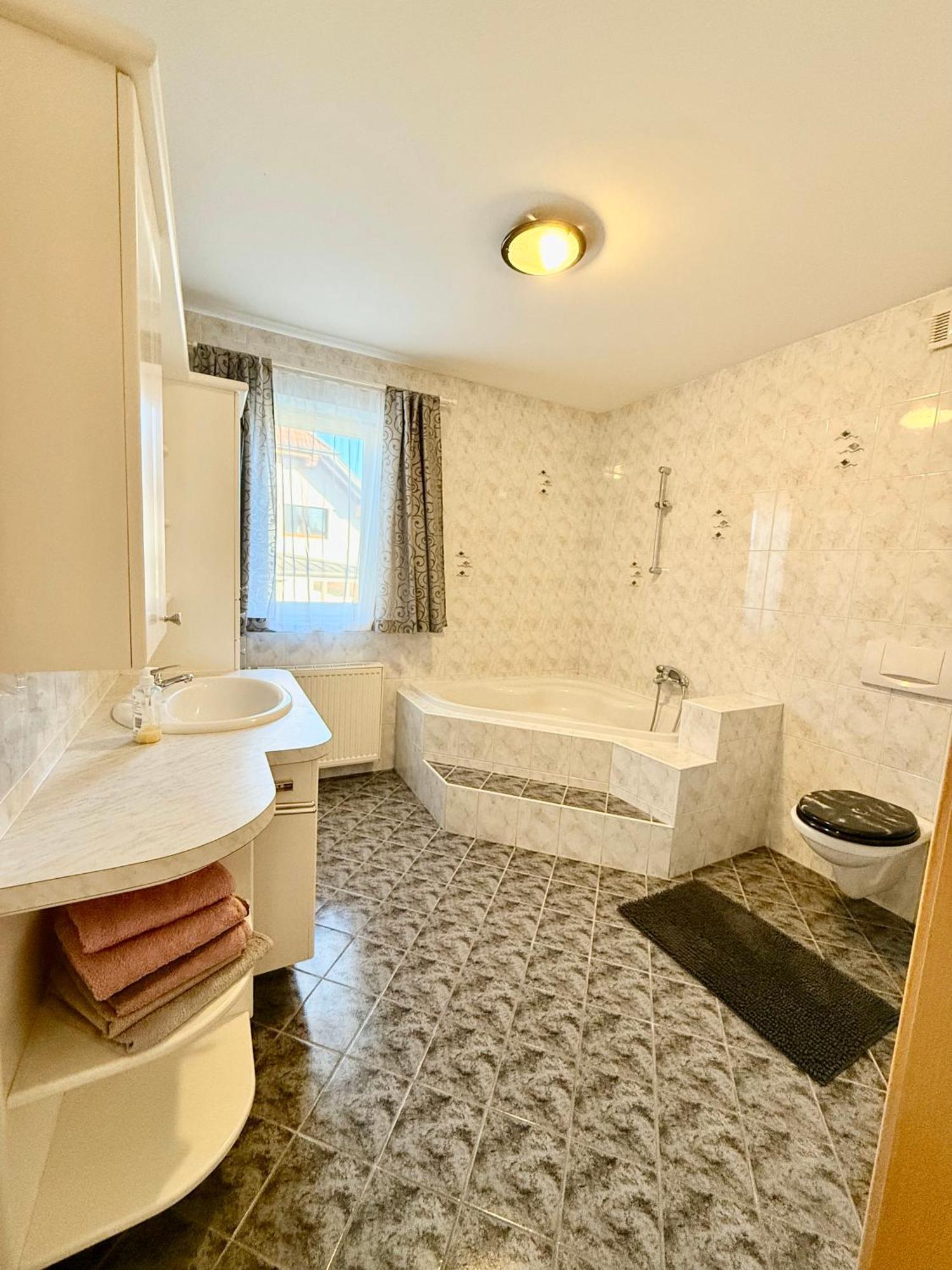 Ferienwohnung Kathrin Mariahof Bagian luar foto
